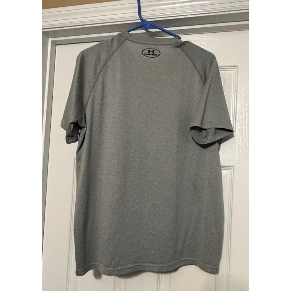 Men's Under Armor T Shirt Grey / Gray T Shirt Size Medium Sz M